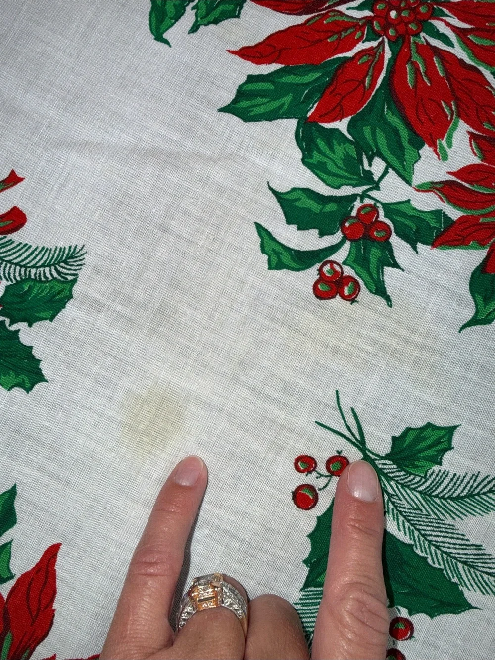 Vintage Christmas holiday tablecloth Pointsettias rectangle rounded corners